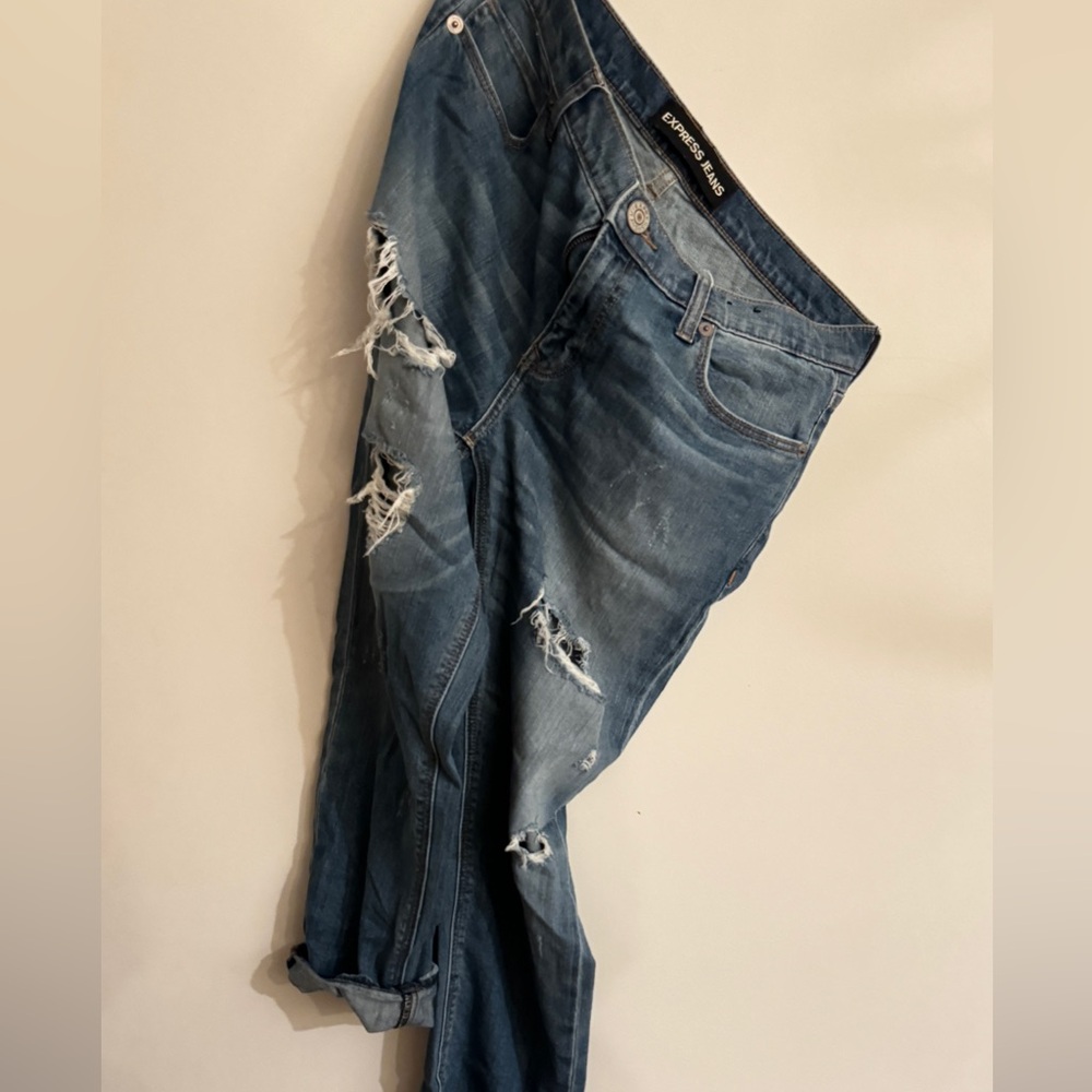 Express girlfriend jean size 8 distressed